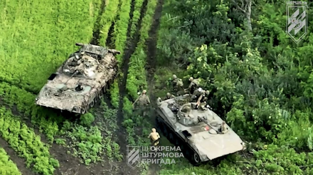 Russian soldiers escaping, DYING, and loosing tanks